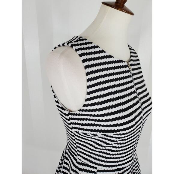 MIDNIGHT DOLL Women's Black & White Striped Fit & Flare Sleeveless Dress Sz 9 - Picture 6 of 9